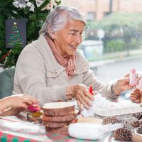 Deck the Halls With Memories: How to Make Story Ornaments With Someone With Dementia